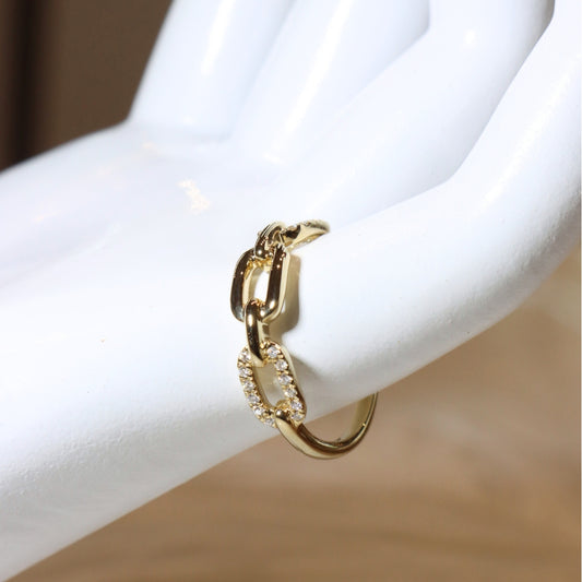 Luxe Loop Yellow Gold Ring