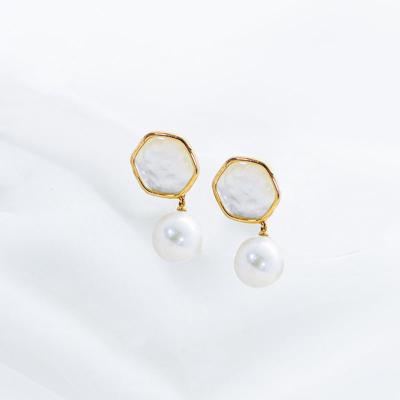 Venus Pearl Earring